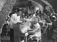 80cm x 60cm Humphrey Bogart - Casablanca von Hollywood Photo Archive