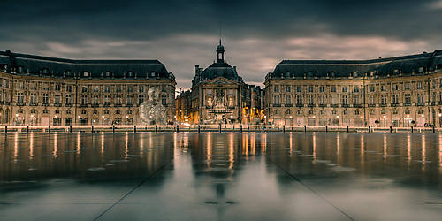 Array Place de la bourse von Arnaud Bertrande