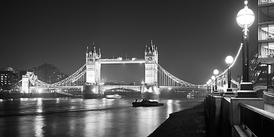 Array Tower Bridge at Night von Dave Butcher