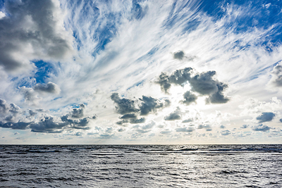 100cm x 67cm Skytrails von Tom Lichtenwalter