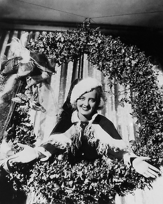 Array Bette Davis Christmas Wreath von Hollywood Photo Archive