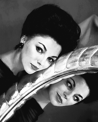 Array Joan Collins von Hollywood Photo Archive