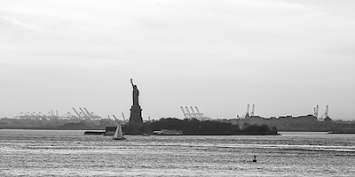 Array Statue of Liberty II von Assaf Frank