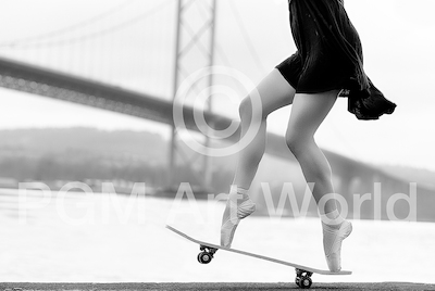 100cm x 67cm Skater Girl von Howard Ashton-Jones