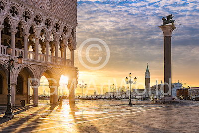 Array Sunrise in Venice von Michael Abid