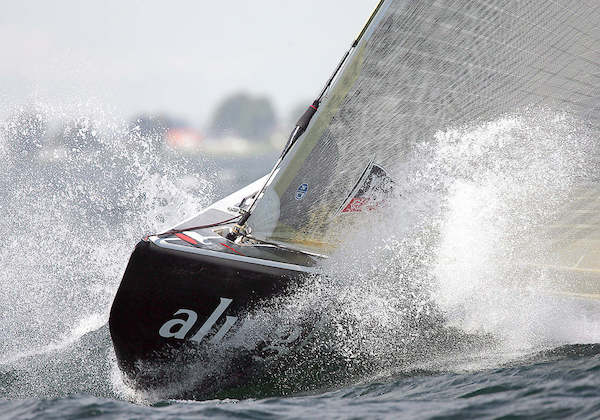 Array Alinghi 12 von Alinghi