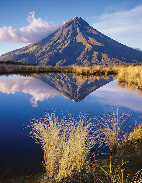 70cm x 90cm Mt. Egmont von POPP-HACKNER