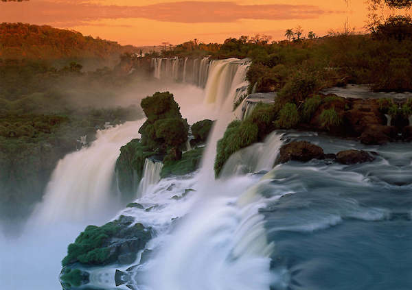 Array Iguazu Waterfall I von Thomas Marent