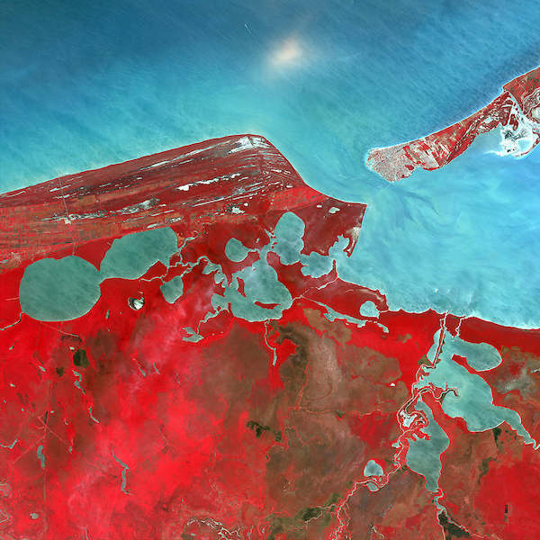 Array Campeche                         von Landsat-7