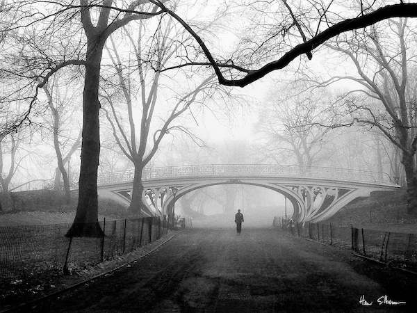 80cm x 60cm Gothic Bridge, Central Park NYC von Henri Silberman