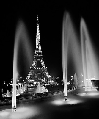 Array Eiffel Tower Fountains von Dave Butcher