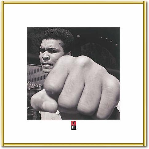 Muhammad Ali (Fist) von Muhammad Ali Enterprises LLC.