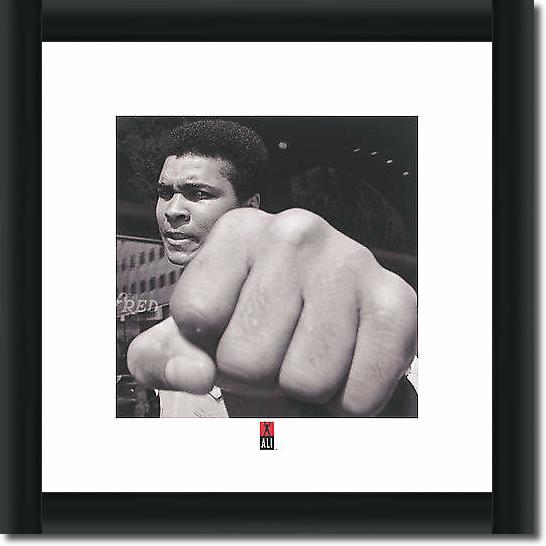 Muhammad Ali (Fist) von Muhammad Ali Enterprises LLC.