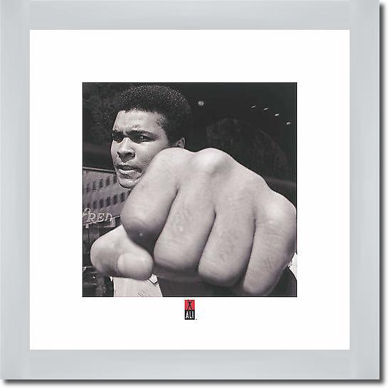 Muhammad Ali (Fist) von Muhammad Ali Enterprises LLC.