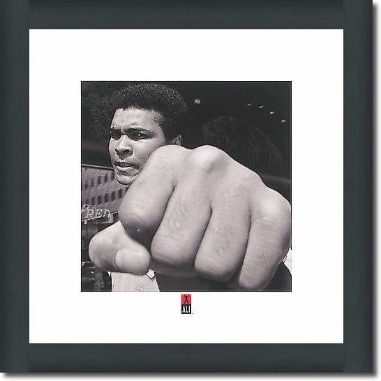 Muhammad Ali (Fist) von Muhammad Ali Enterprises LLC.