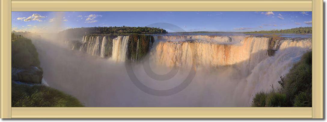 Iguazu Falls                     von John Xiong