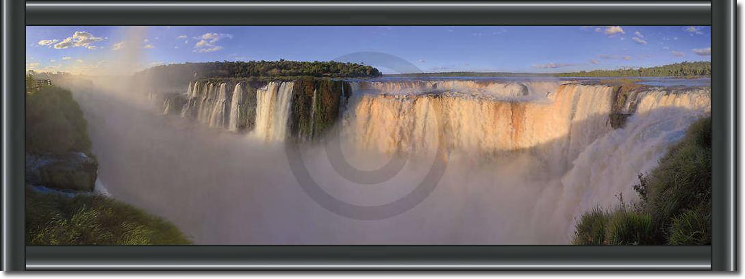 Iguazu Falls                     von John Xiong