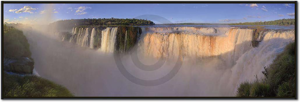 Iguazu Falls                     von John Xiong