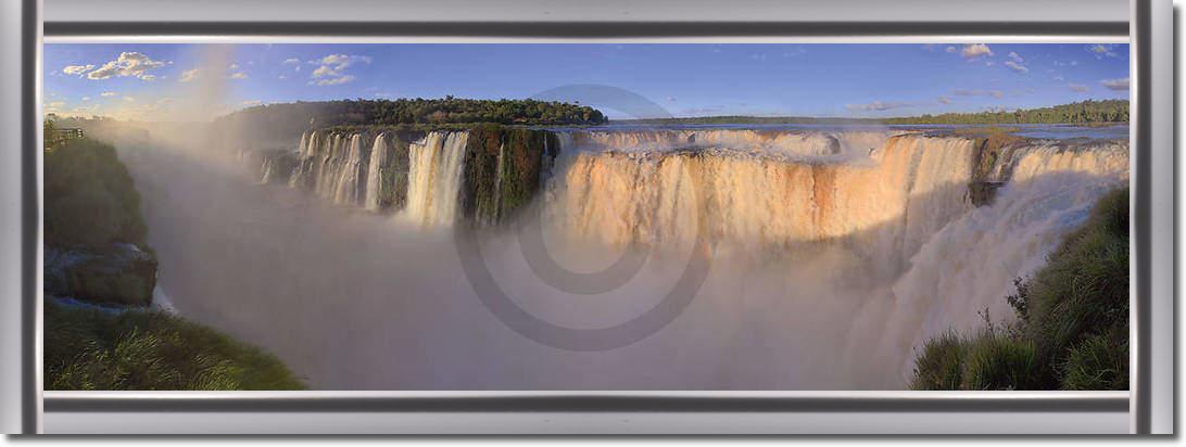 Iguazu Falls                     von John Xiong