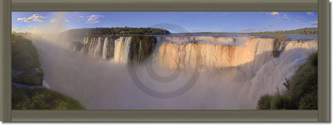 Iguazu Falls                     von John Xiong