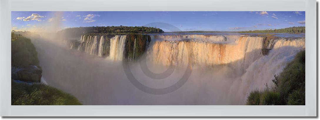 Iguazu Falls                     von John Xiong