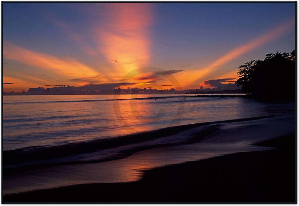 Sunrise at Beach                 von Thomas Marent