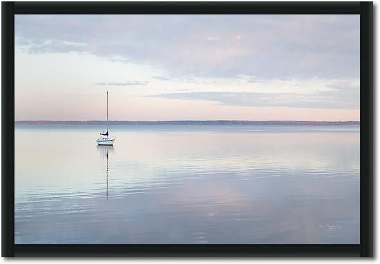 Sailboat in Bellingham Bay I von Alan Majchrowitz