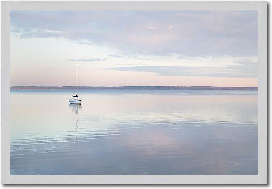 Sailboat in Bellingham Bay I von Alan Majchrowitz