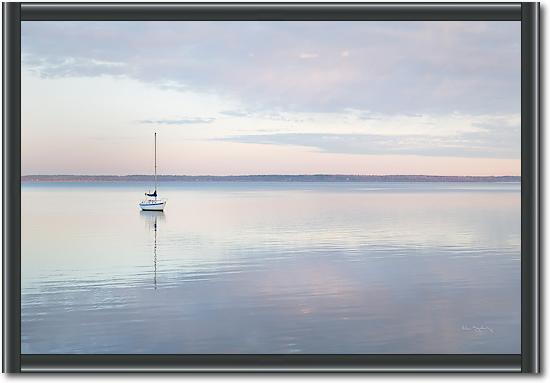 Sailboat in Bellingham Bay I von Alan Majchrowitz