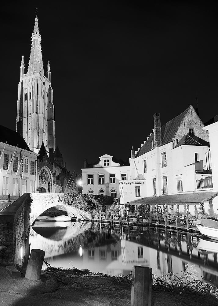 Bruges Canal Reflections von Dave Butcher