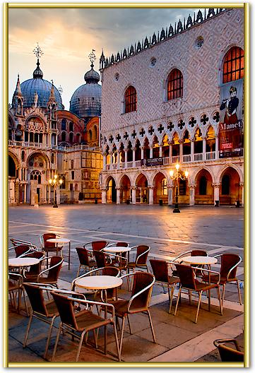 Piazza San Marco at Sunrise 2 von Alan Blaustein