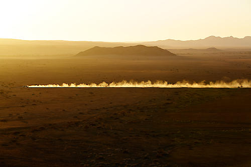 Dusty Road von Peter Hillert