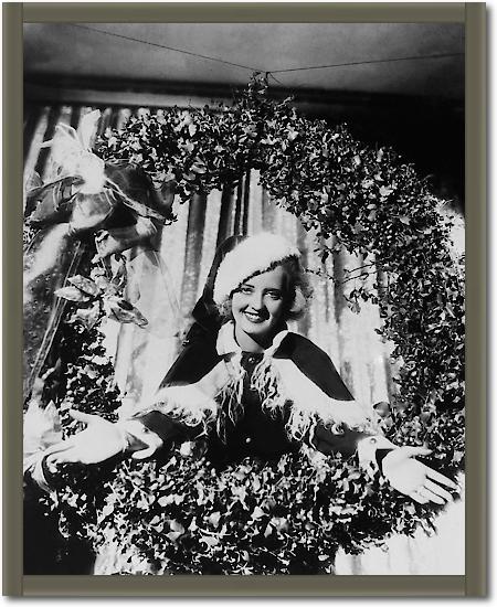 Bette Davis Christmas Wreath von Hollywood Photo Archive