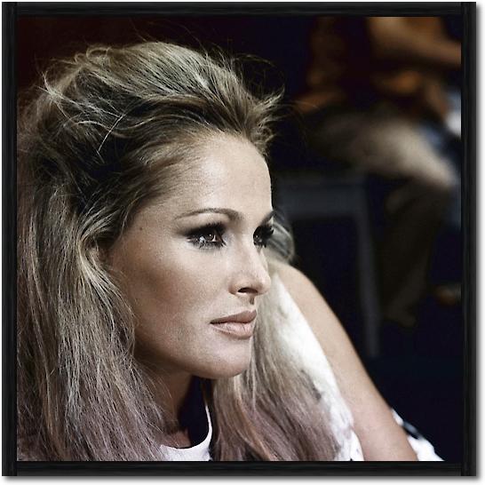 Ursula Andress von Hollywood Photo Archive