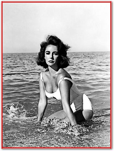 Elizabeth Taylor - In the surf von Hollywood Photo Archive