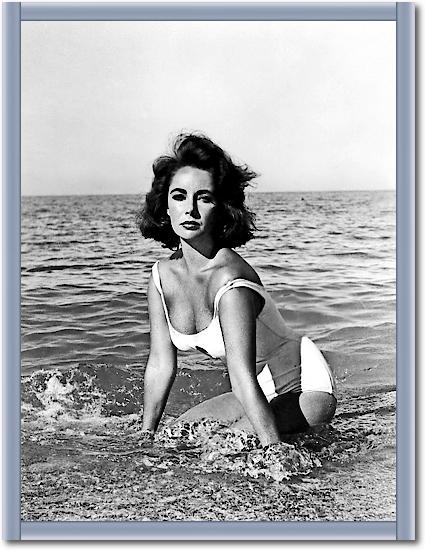 Elizabeth Taylor - In the surf von Hollywood Photo Archive