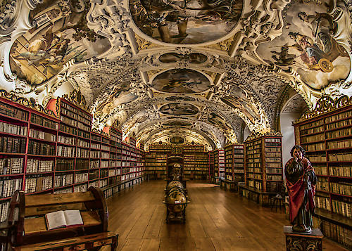 Beautiful old Library von Ronin