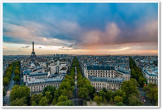 Vue sur Paris depuis l'Arc de Triomphe von Arnaud Bertrande