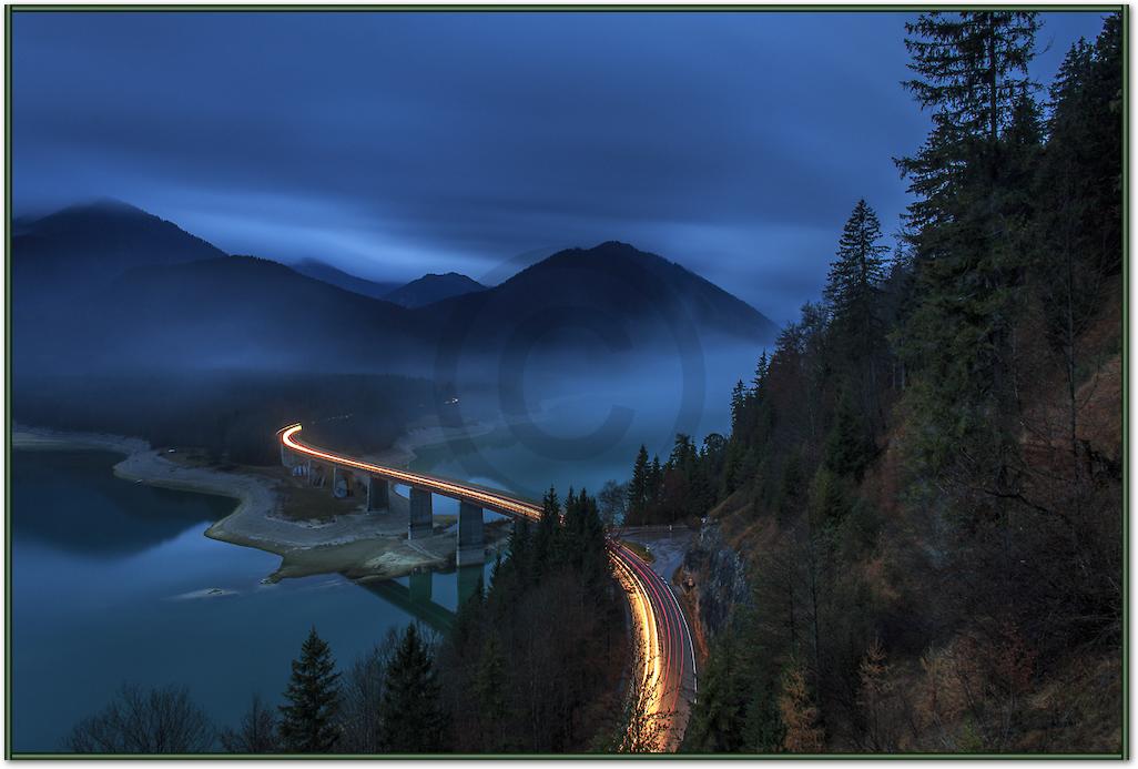 Sylvensteinspeicher bei Nacht von Markus Scholz