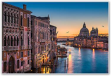 Sunrise at the Grand Canal von Michael Abid