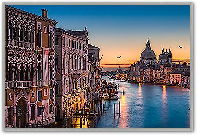 Sunrise at the Grand Canal von Michael Abid