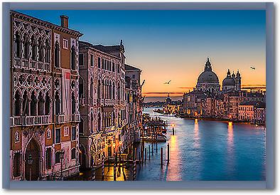 Sunrise at the Grand Canal von Michael Abid