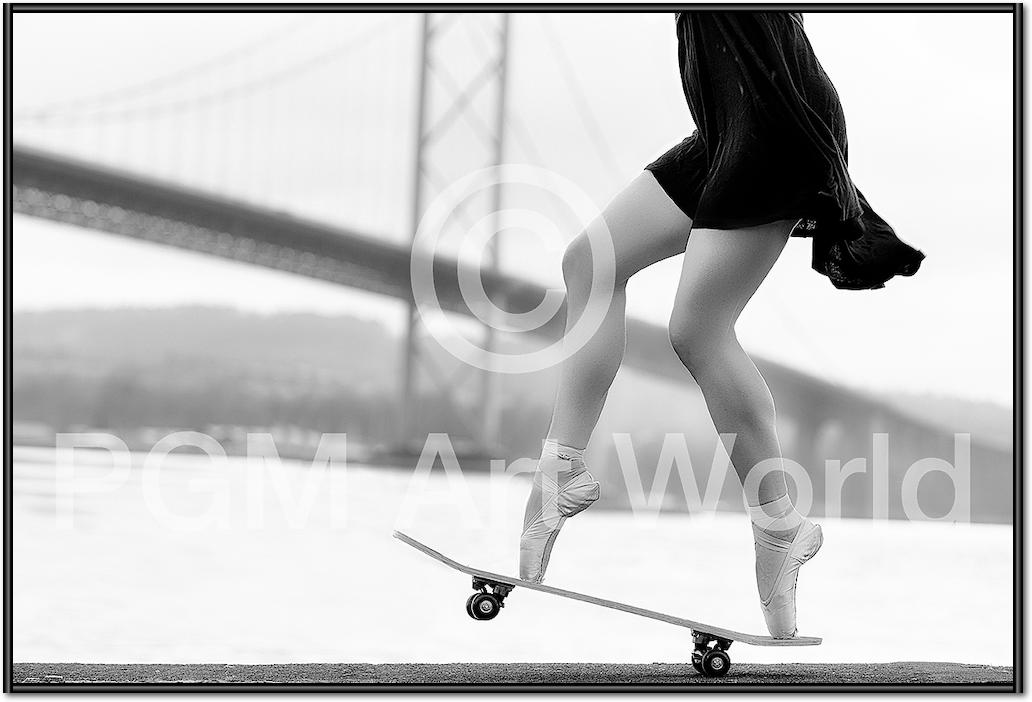 Skater Girl von Howard Ashton-Jones