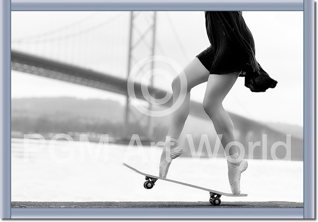 Skater Girl von Howard Ashton-Jones