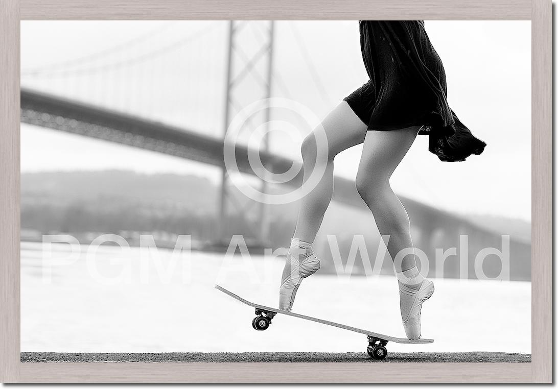 Skater Girl von Howard Ashton-Jones