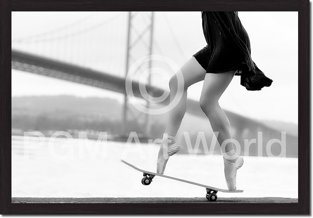 Skater Girl von Howard Ashton-Jones